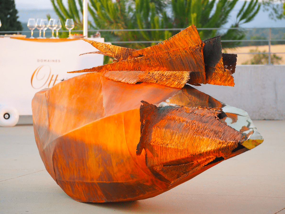 Sculpture Exuvie de Julien Allegre au Domaine Ott