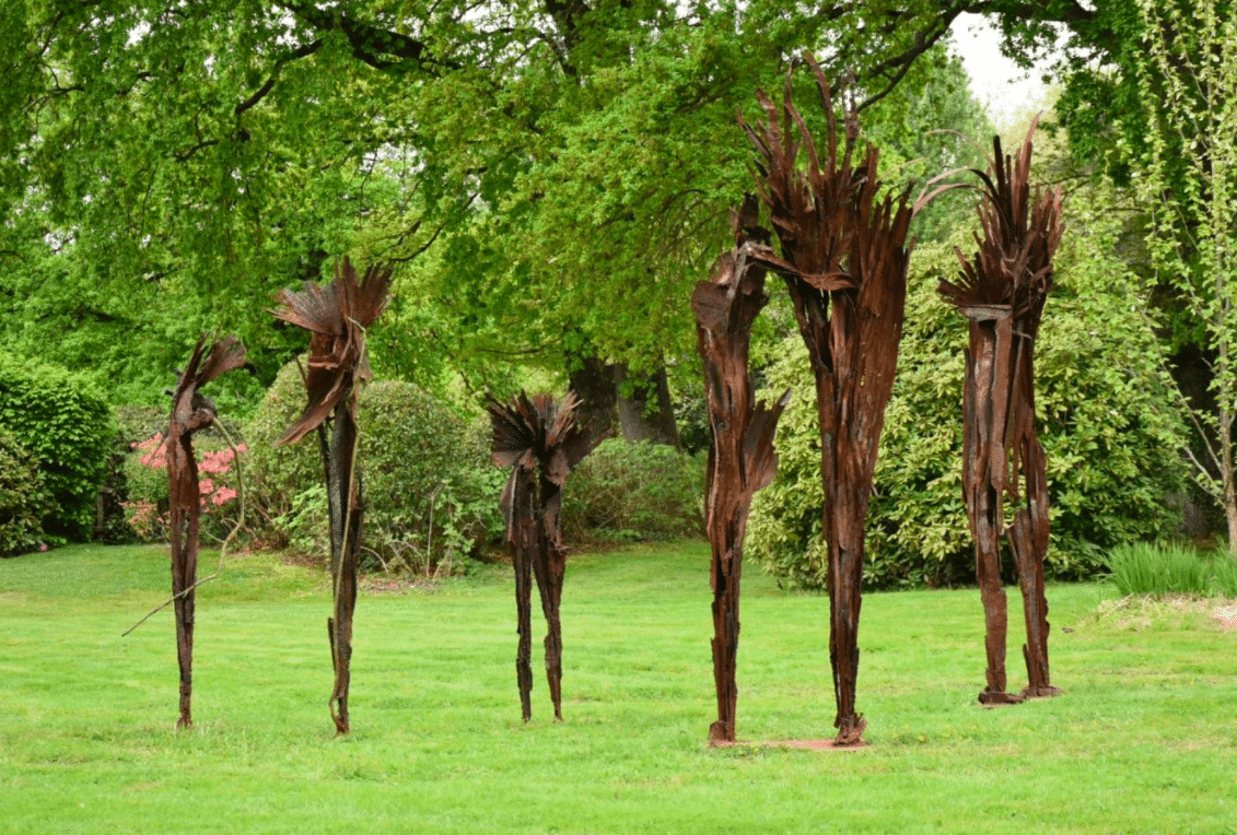 Sculptures by Julien Allegre, Hommes Fossiles