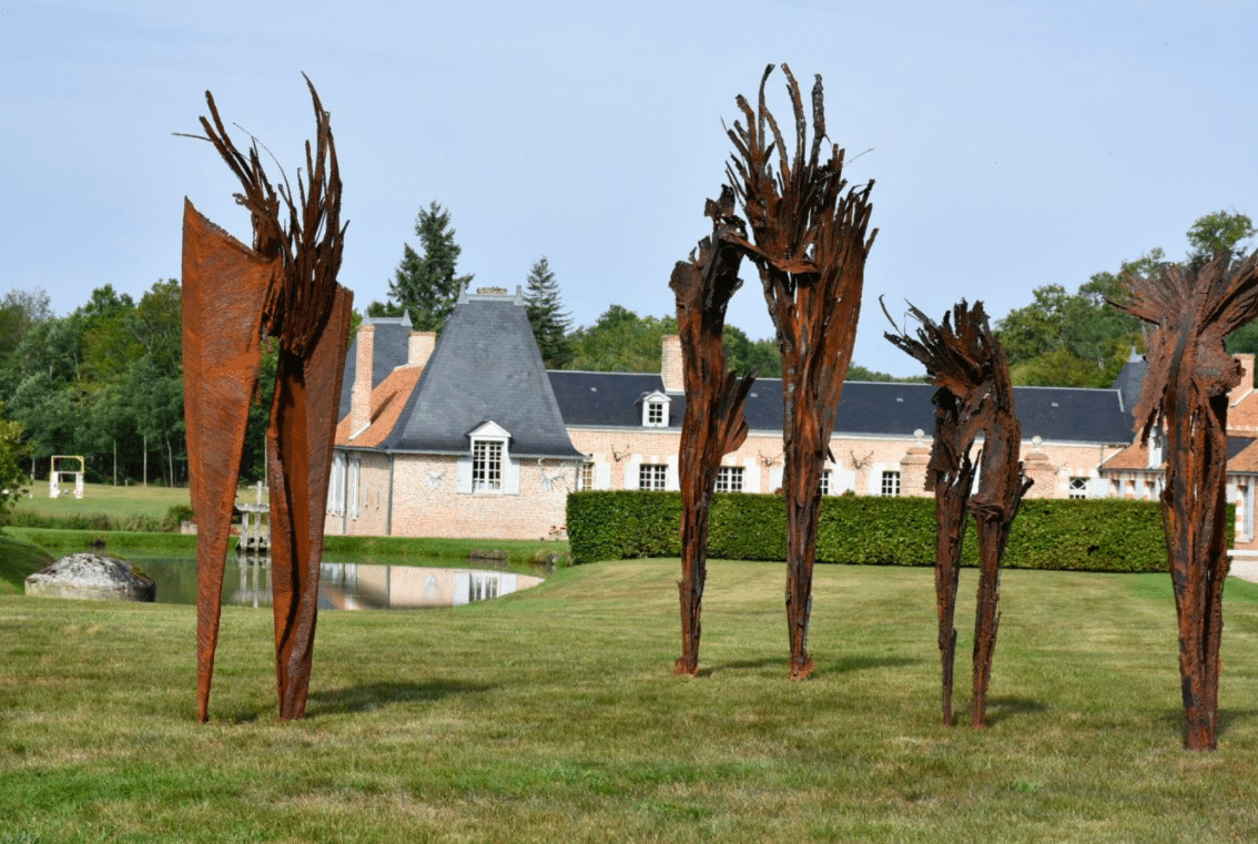 Sculptures by Julien Allegre, Hommes Fossiles - Biennale en Sologne