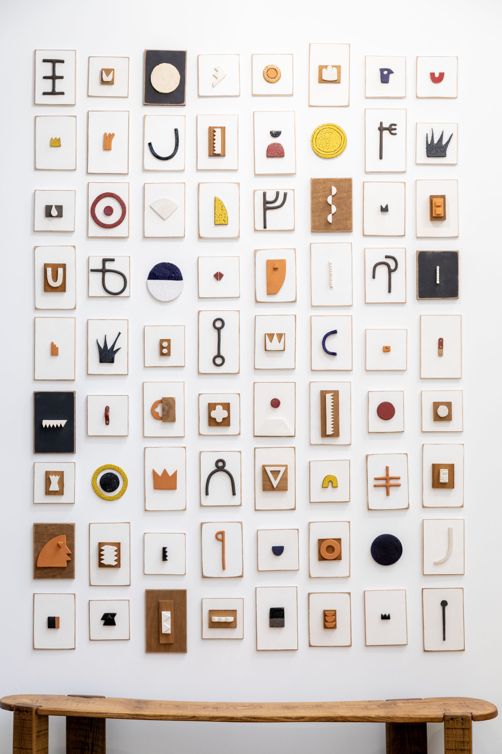 Curiosity by Natalie Rich - bois et céramique -@mariasantosphotography